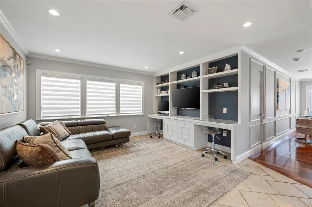 577 Barnard Avenue Woodmere NY 11598