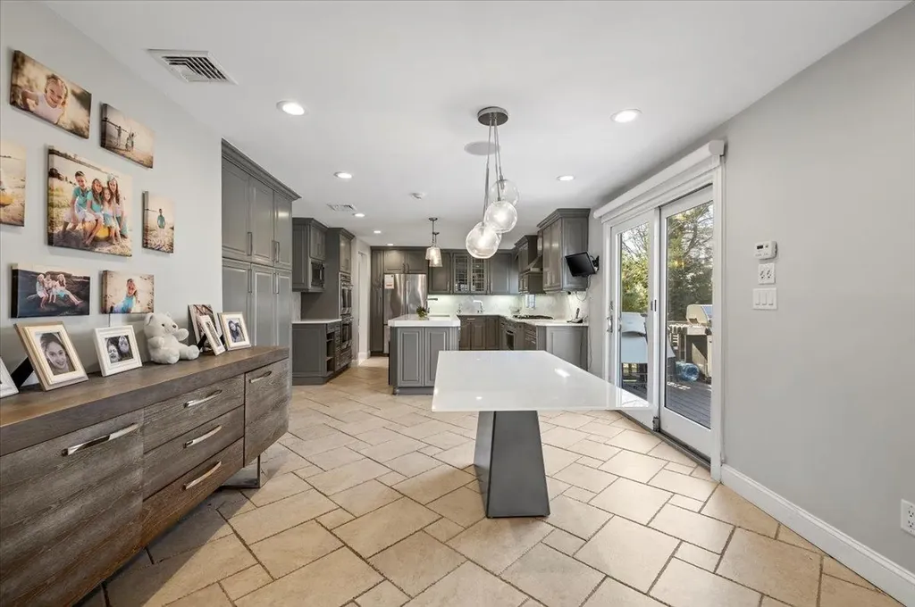 577 Barnard Avenue Woodmere NY 11598