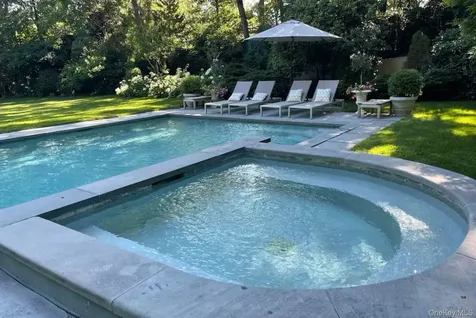 7 Wooded Oak Lane East Hampton NY 11937