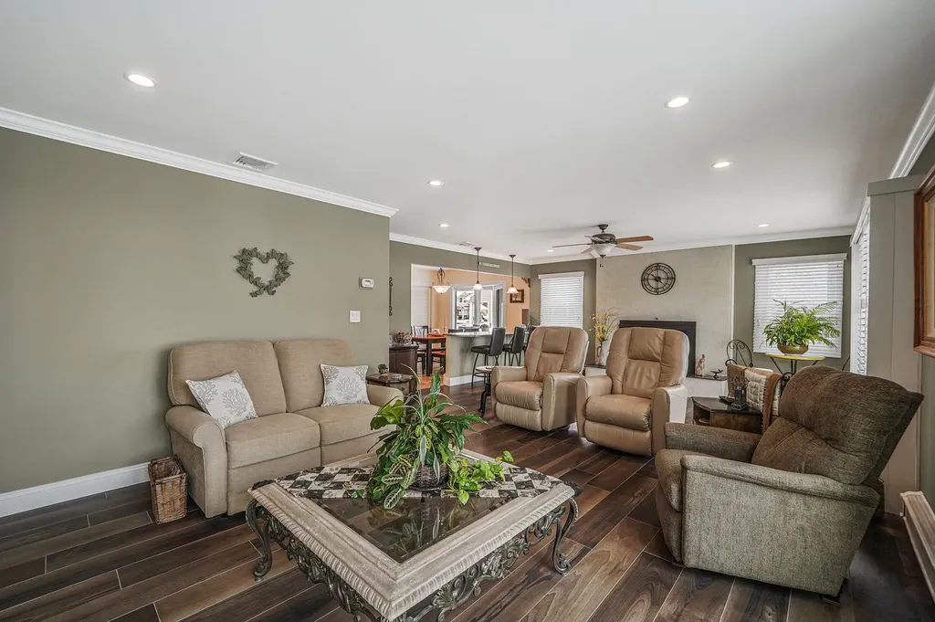 24 Lucinda Drive Babylon NY 11702
