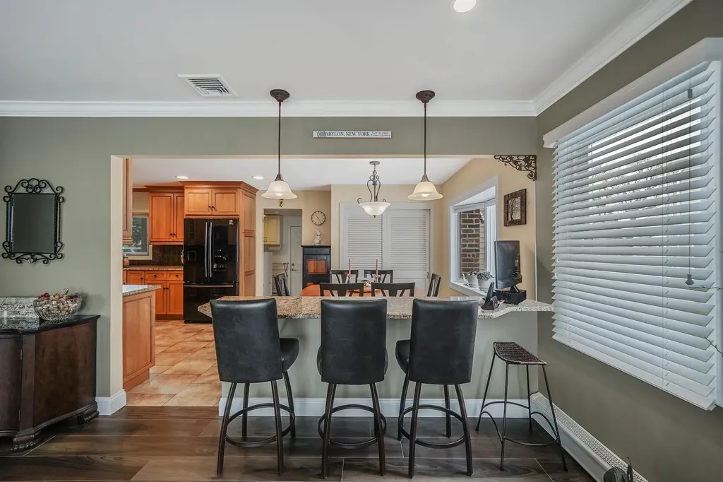 24 Lucinda Drive Babylon NY 11702