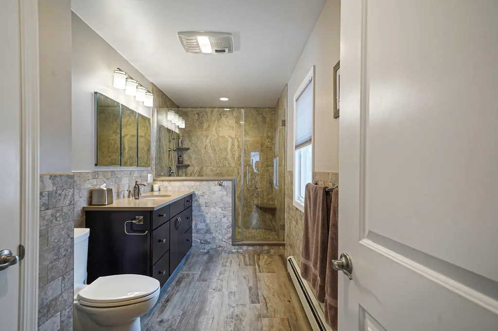 24 Lucinda Drive Babylon NY 11702