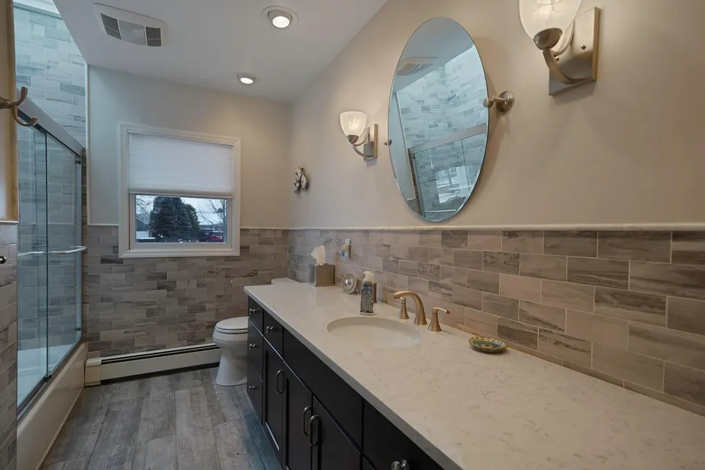24 Lucinda Drive Babylon NY 11702