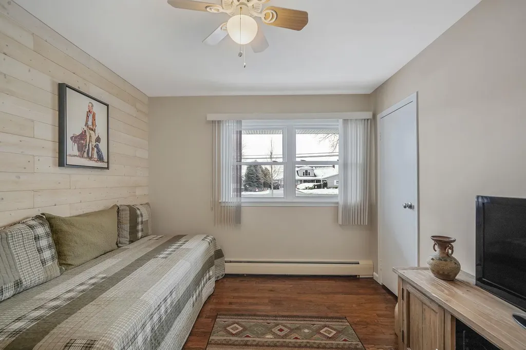 24 Lucinda Drive Babylon NY 11702