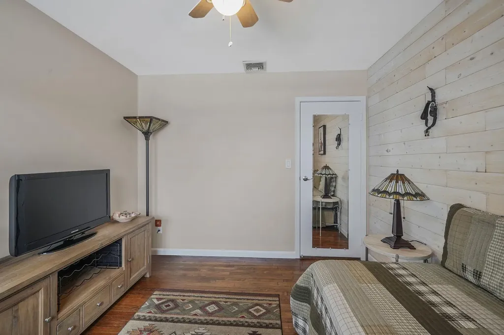 24 Lucinda Drive Babylon NY 11702