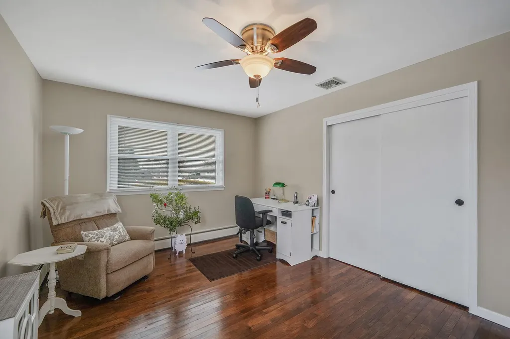 24 Lucinda Drive Babylon NY 11702