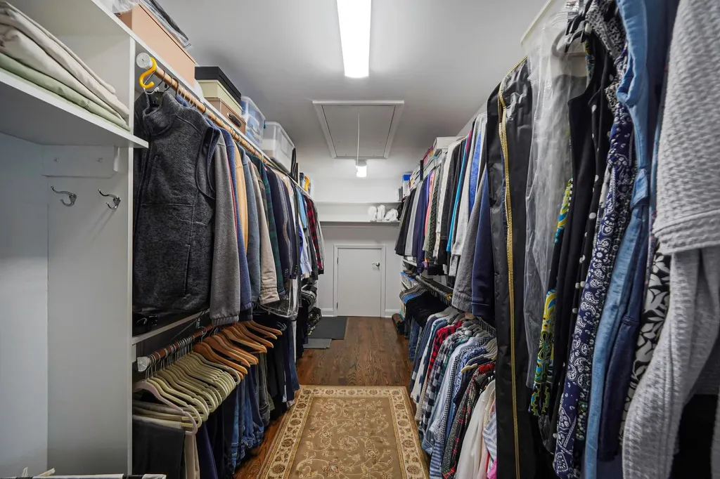 24 Lucinda Drive Babylon NY 11702