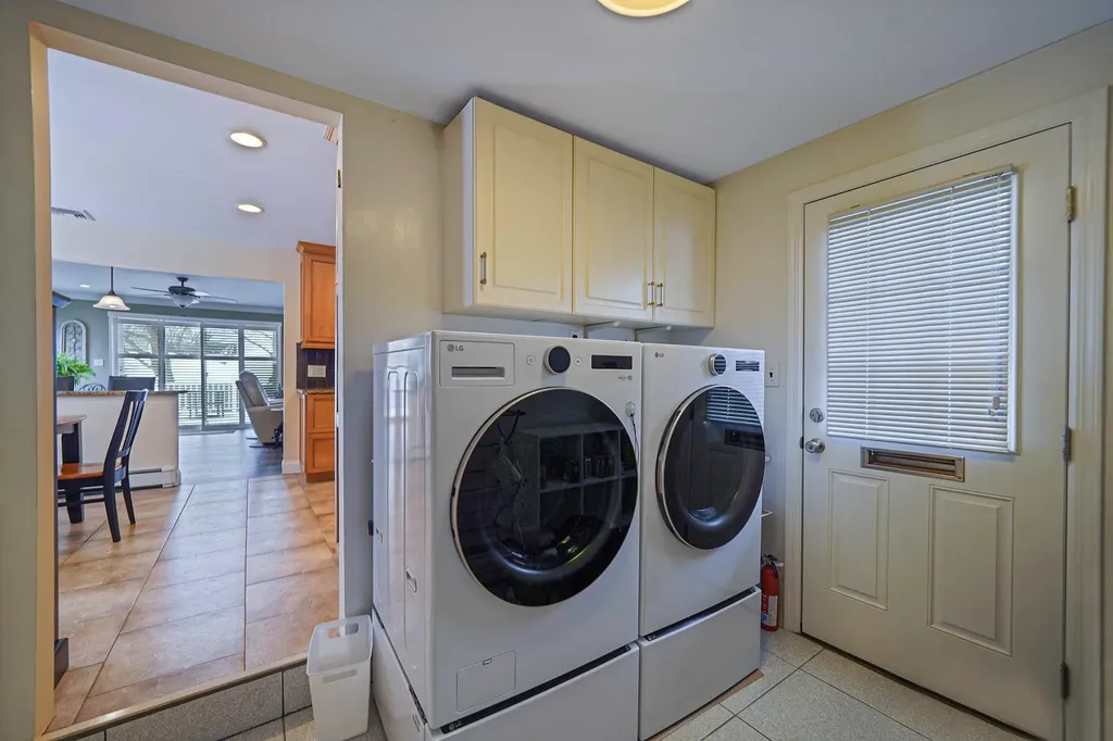 24 Lucinda Drive Babylon NY 11702