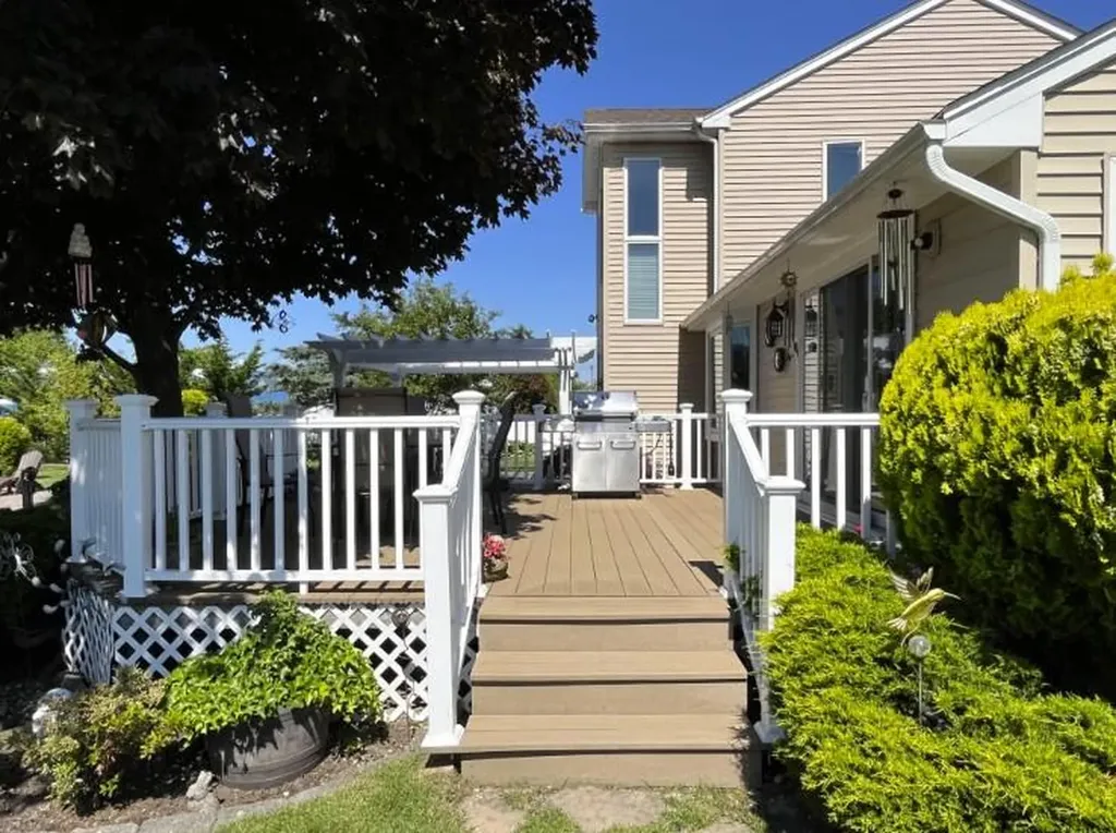 24 Lucinda Drive Babylon NY 11702