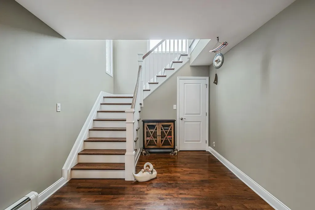 24 Lucinda Drive Babylon NY 11702