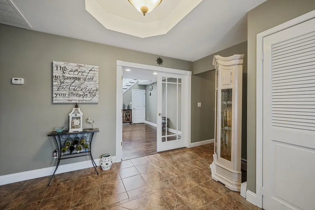 24 Lucinda Drive Babylon NY 11702