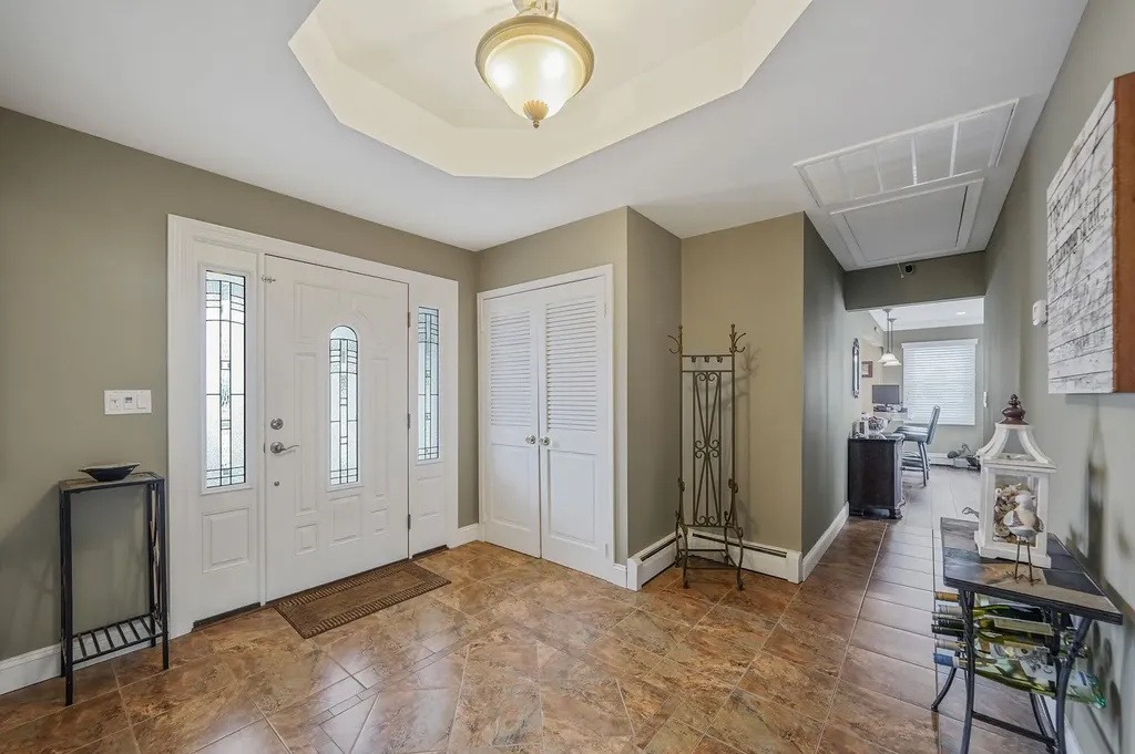 24 Lucinda Drive Babylon NY 11702