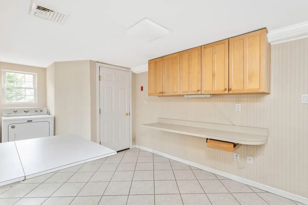 3 Shelbourne Lane Stony Brook NY 11790