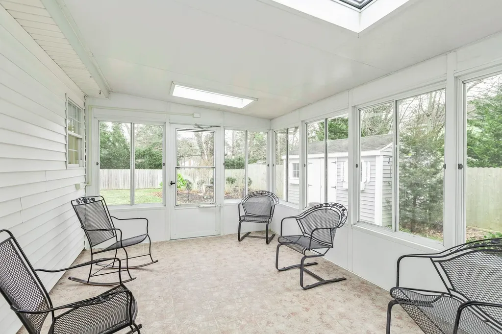 3 Shelbourne Lane Stony Brook NY 11790
