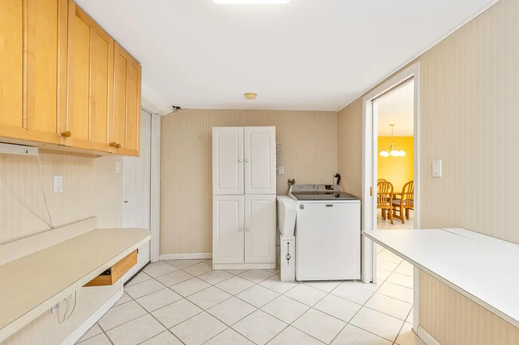 3 Shelbourne Lane Stony Brook NY 11790