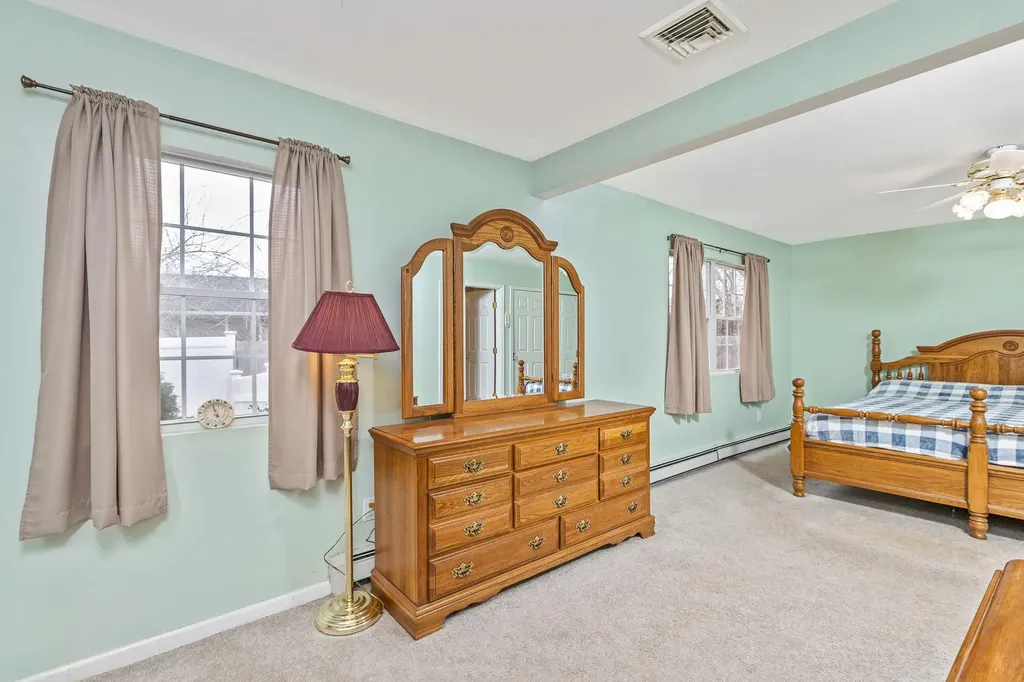 3 Shelbourne Lane Stony Brook NY 11790