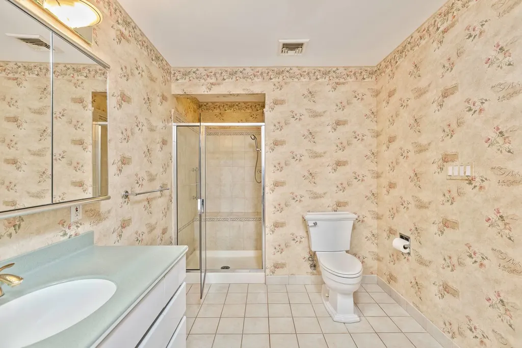 3 Shelbourne Lane Stony Brook NY 11790