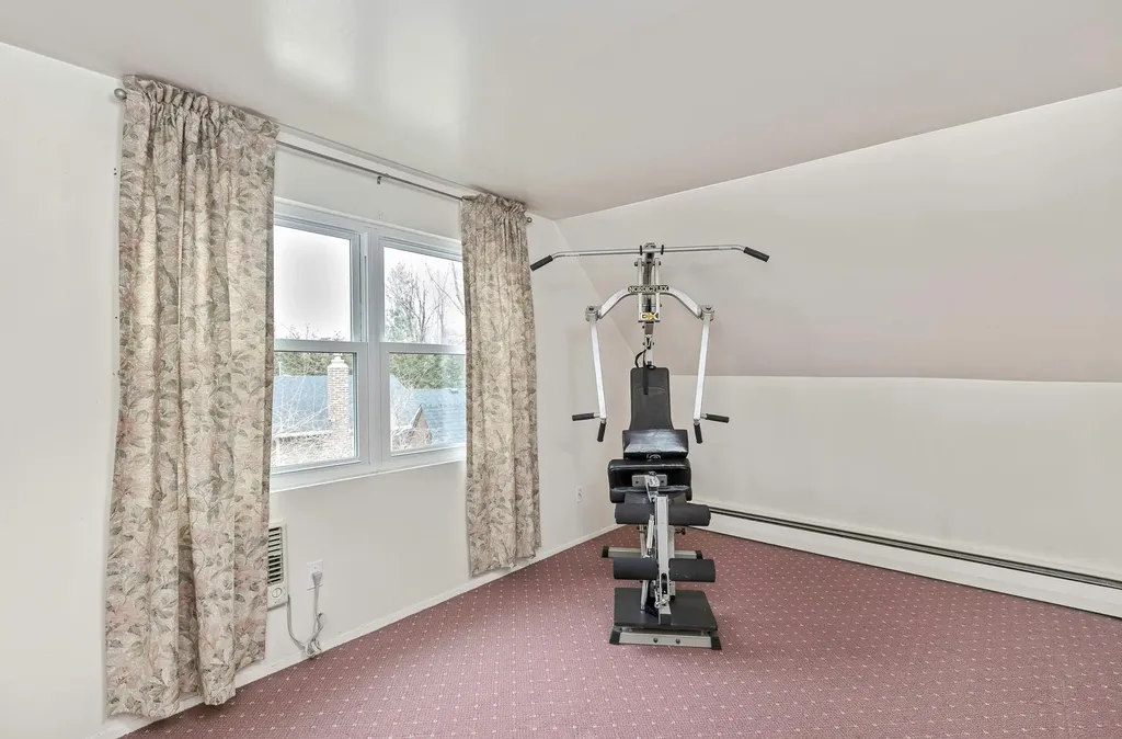3 Shelbourne Lane Stony Brook NY 11790