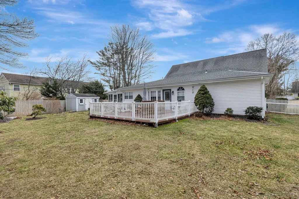 3 Shelbourne Lane Stony Brook NY 11790