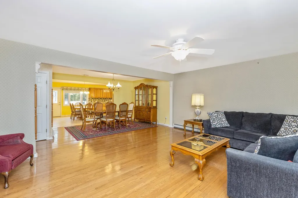 3 Shelbourne Lane Stony Brook NY 11790