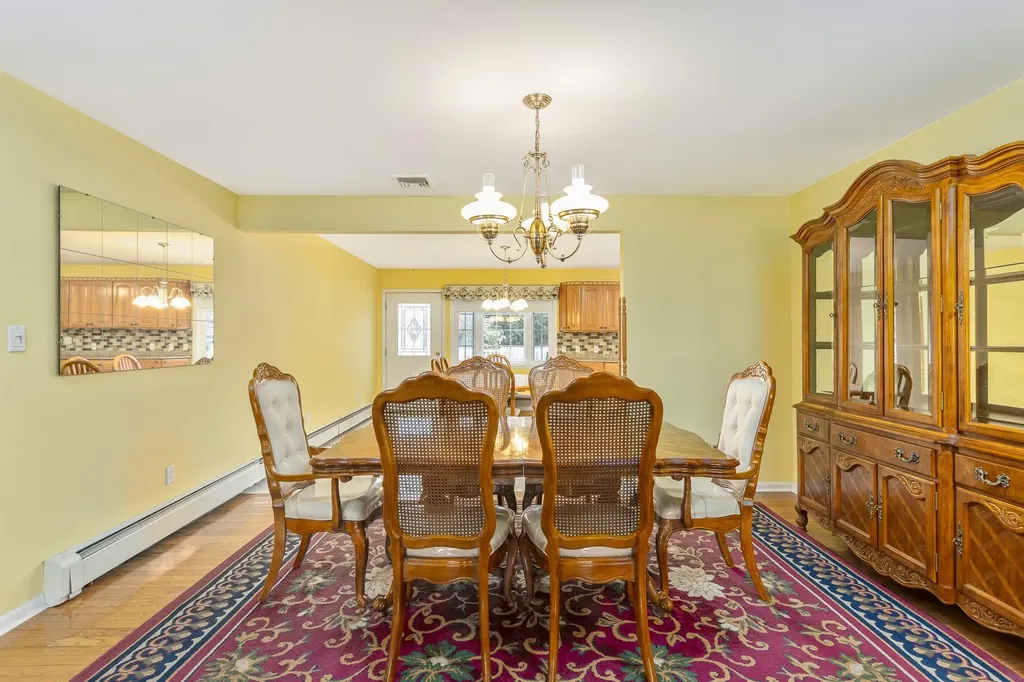 3 Shelbourne Lane Stony Brook NY 11790
