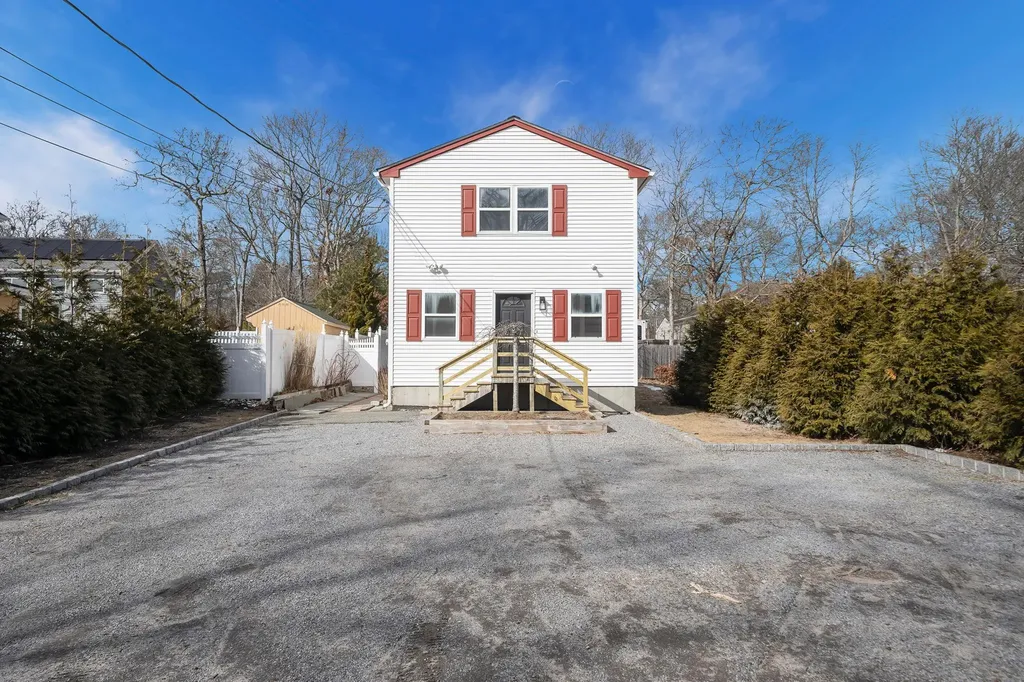 54 Ocean Avenue Hampton Bays NY 11946