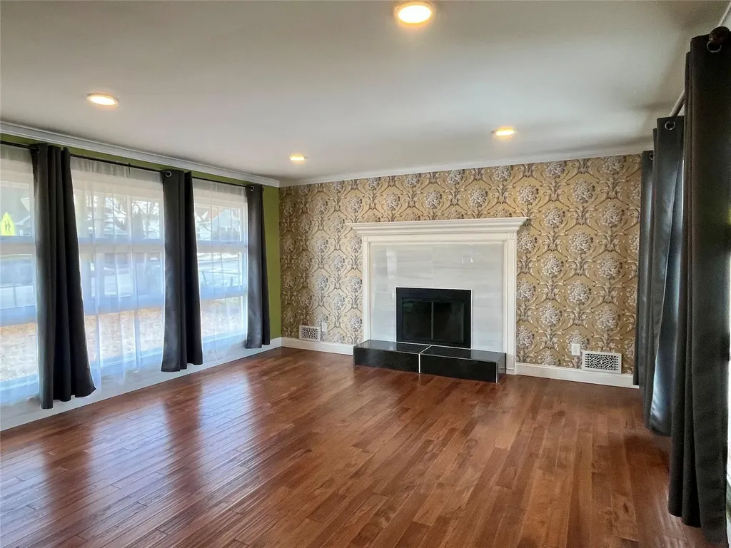 49 Bedford Avenue Middletown NY 10940