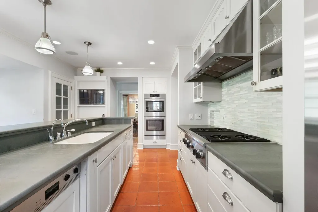 24 Sunnybrae Place Bronxville NY 10708