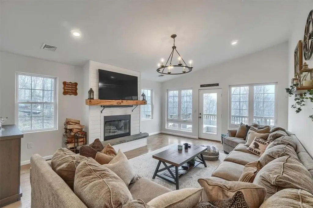 29 Lakeside Drive New Windsor NY 12553