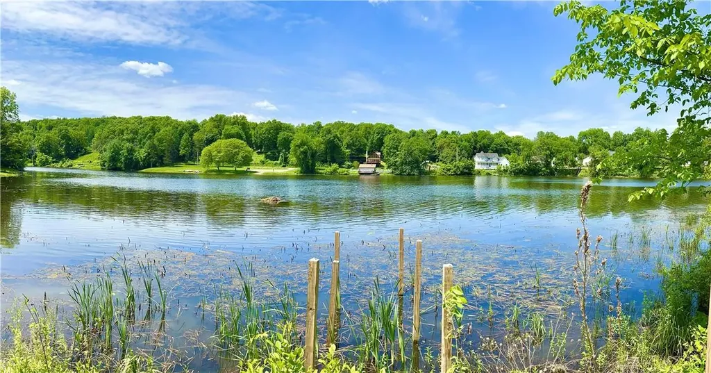 29 Lakeside Drive New Windsor NY 12553