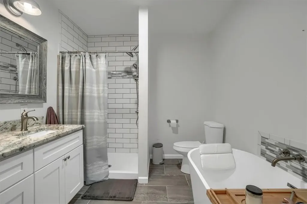 29 Lakeside Drive New Windsor NY 12553