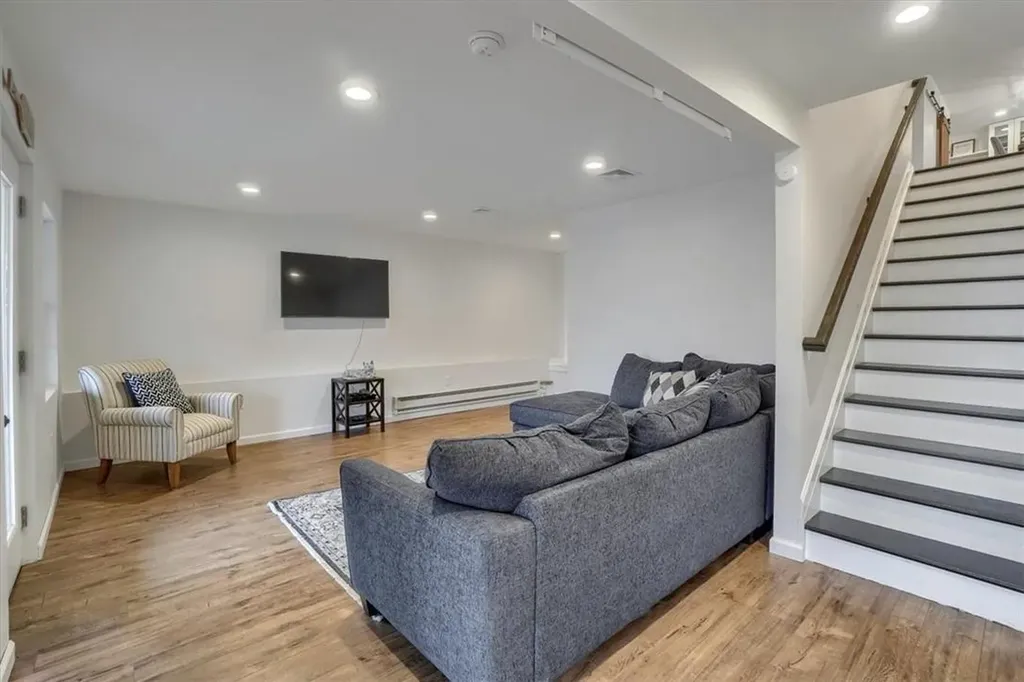 29 Lakeside Drive New Windsor NY 12553