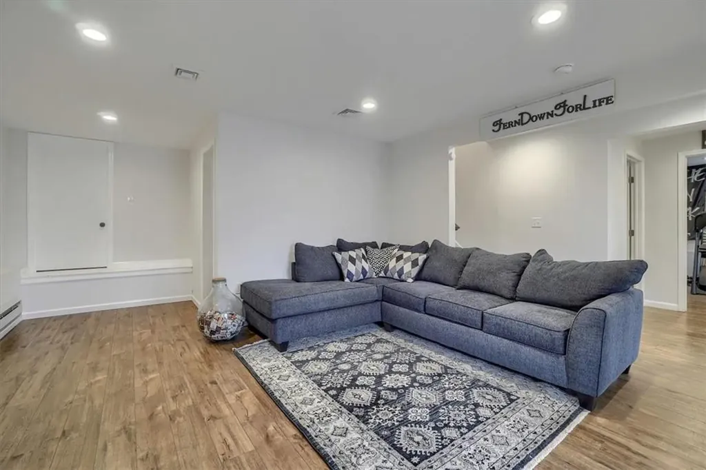 29 Lakeside Drive New Windsor NY 12553