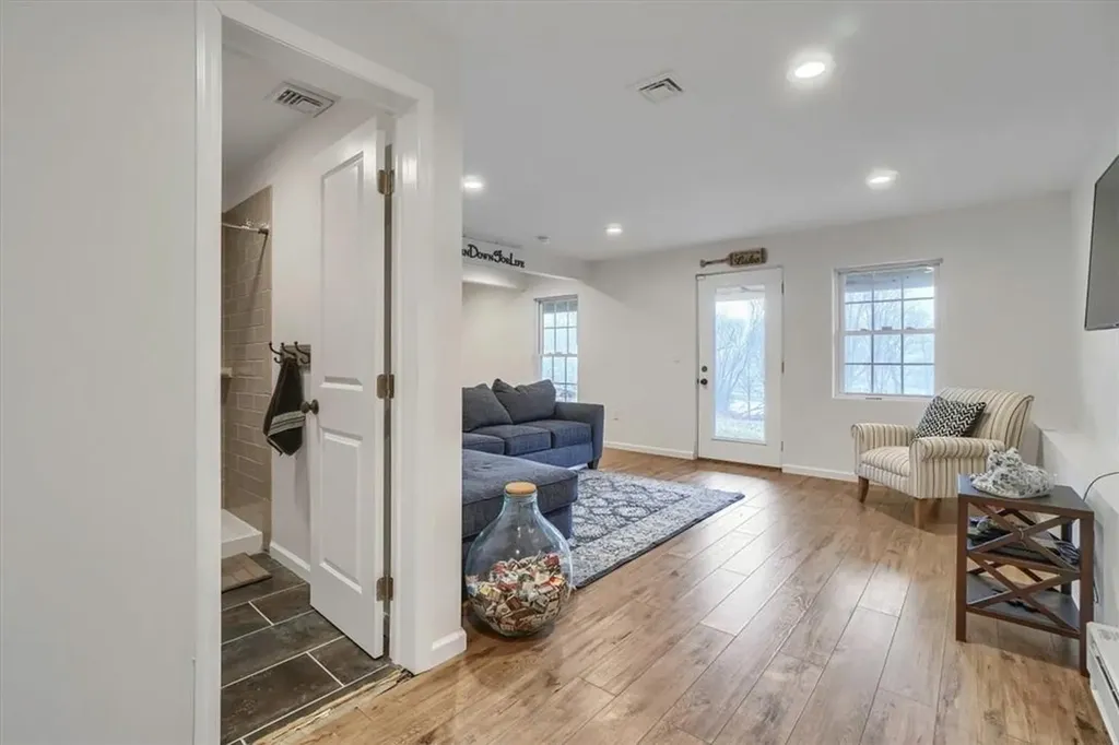 29 Lakeside Drive New Windsor NY 12553