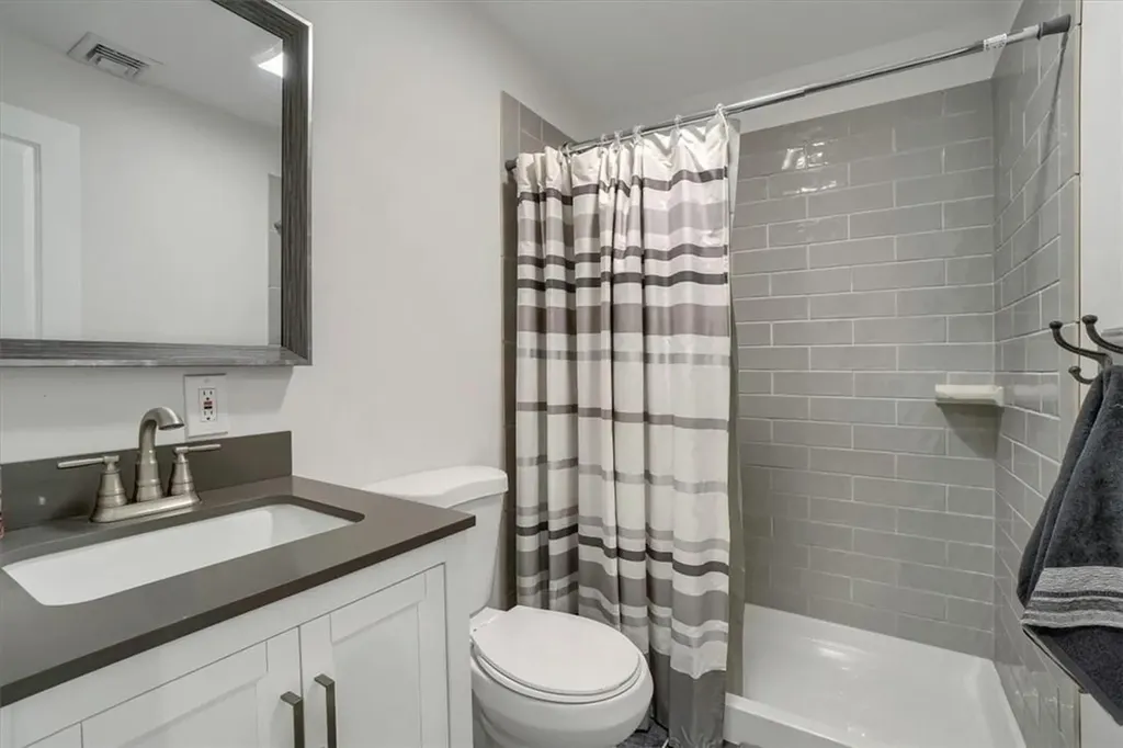 29 Lakeside Drive New Windsor NY 12553