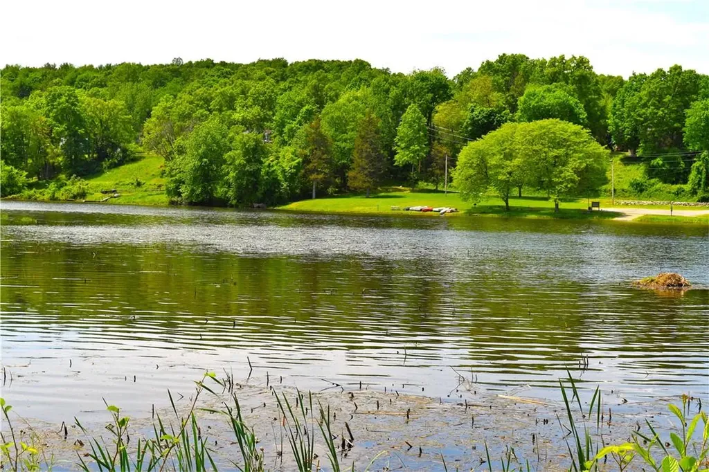 29 Lakeside Drive New Windsor NY 12553