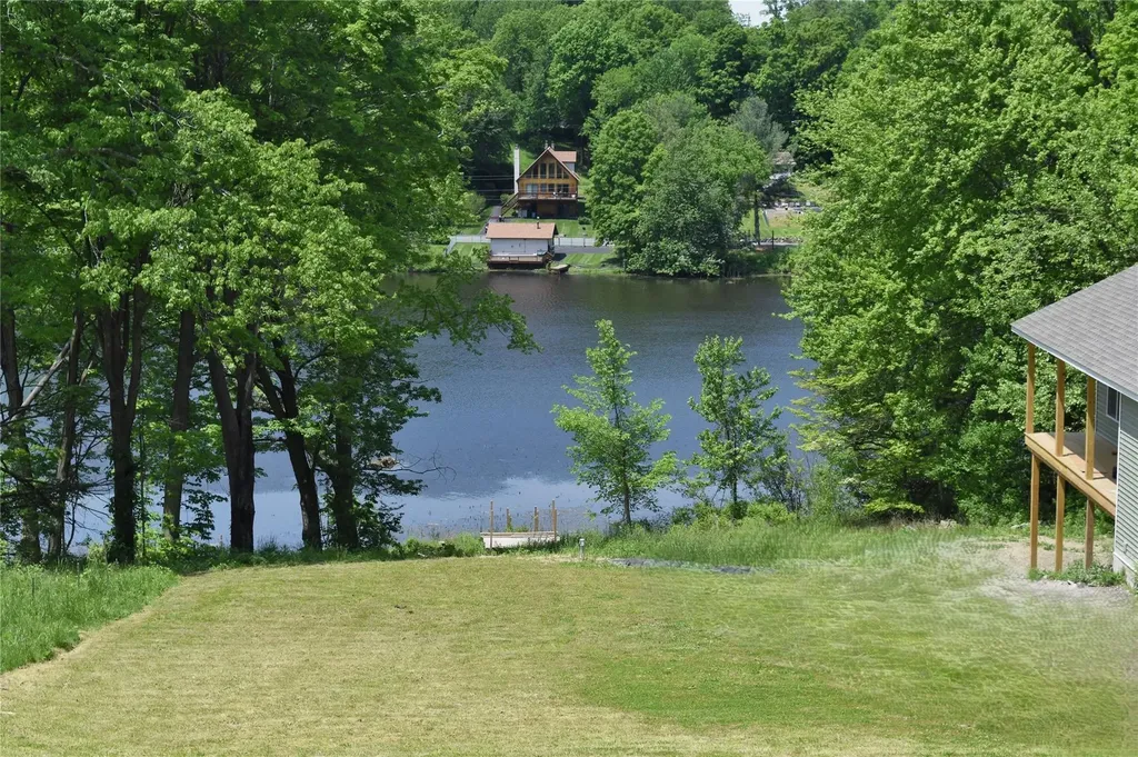 29 Lakeside Drive New Windsor NY 12553