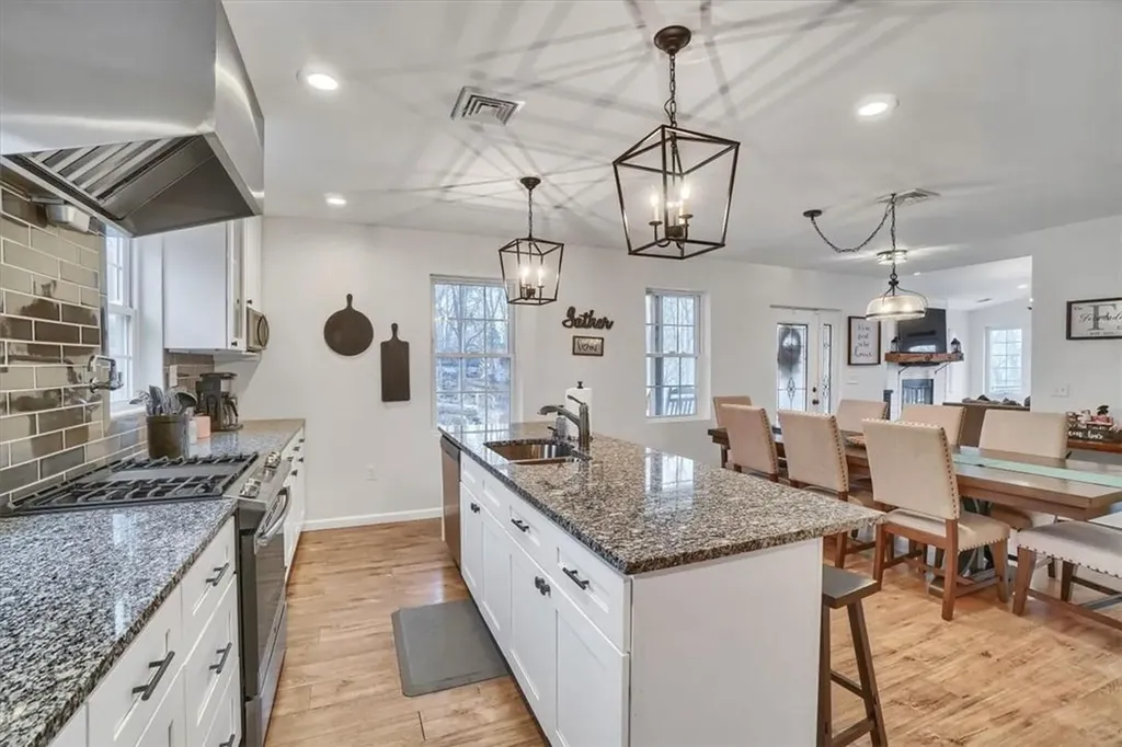 29 Lakeside Drive New Windsor NY 12553