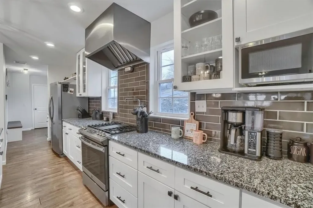 29 Lakeside Drive New Windsor NY 12553