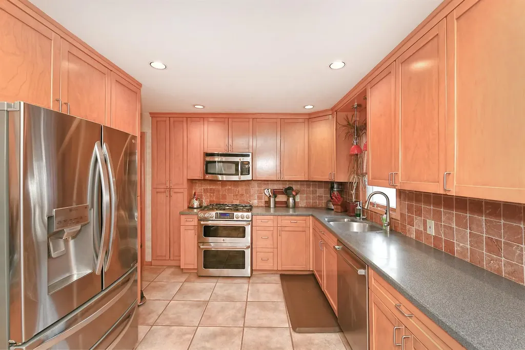 50 Parkview Circle Bethpage NY 11714