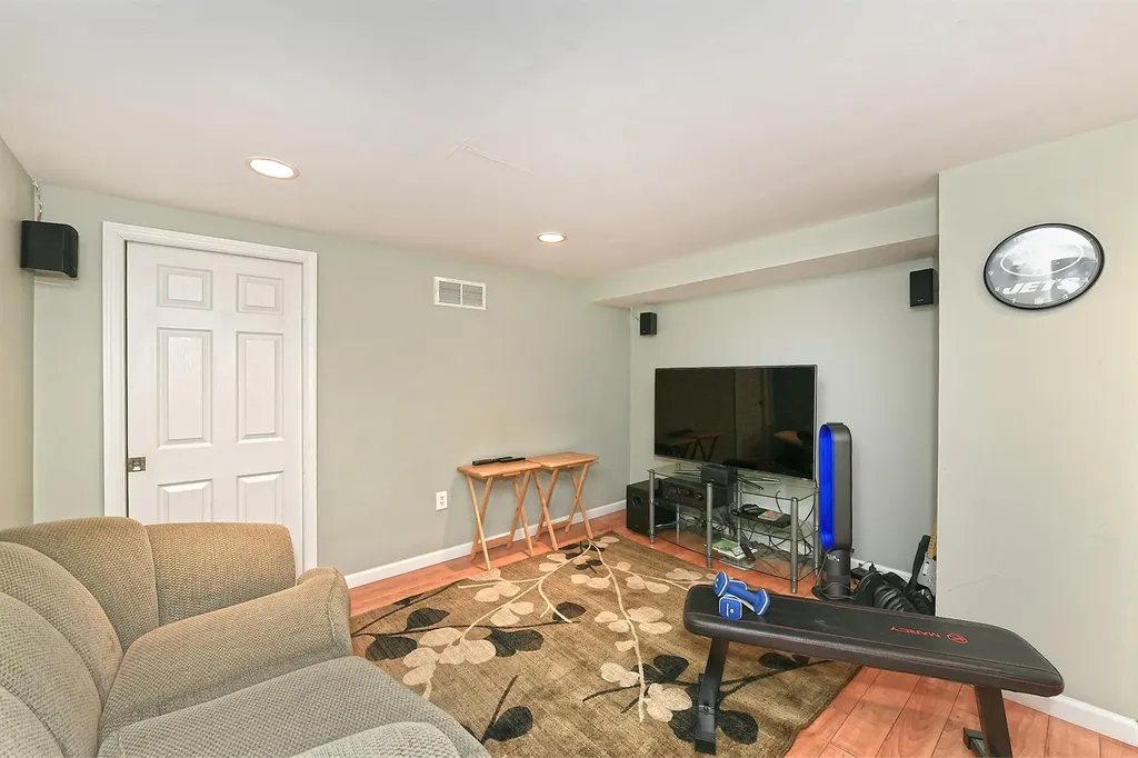 50 Parkview Circle Bethpage NY 11714