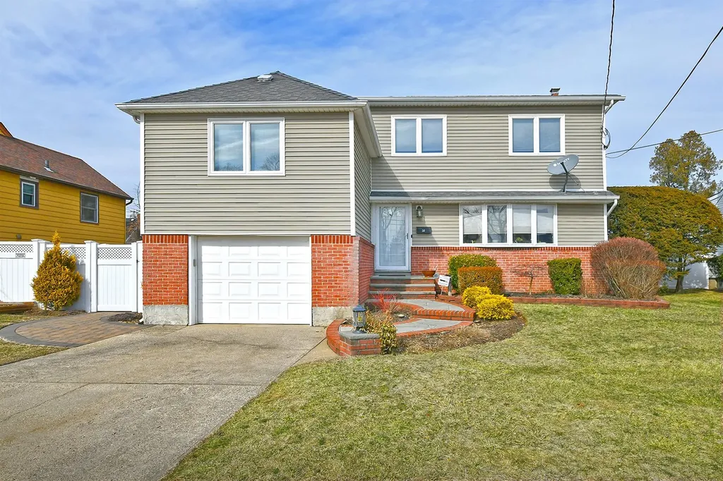 50 Parkview Circle Bethpage NY 11714