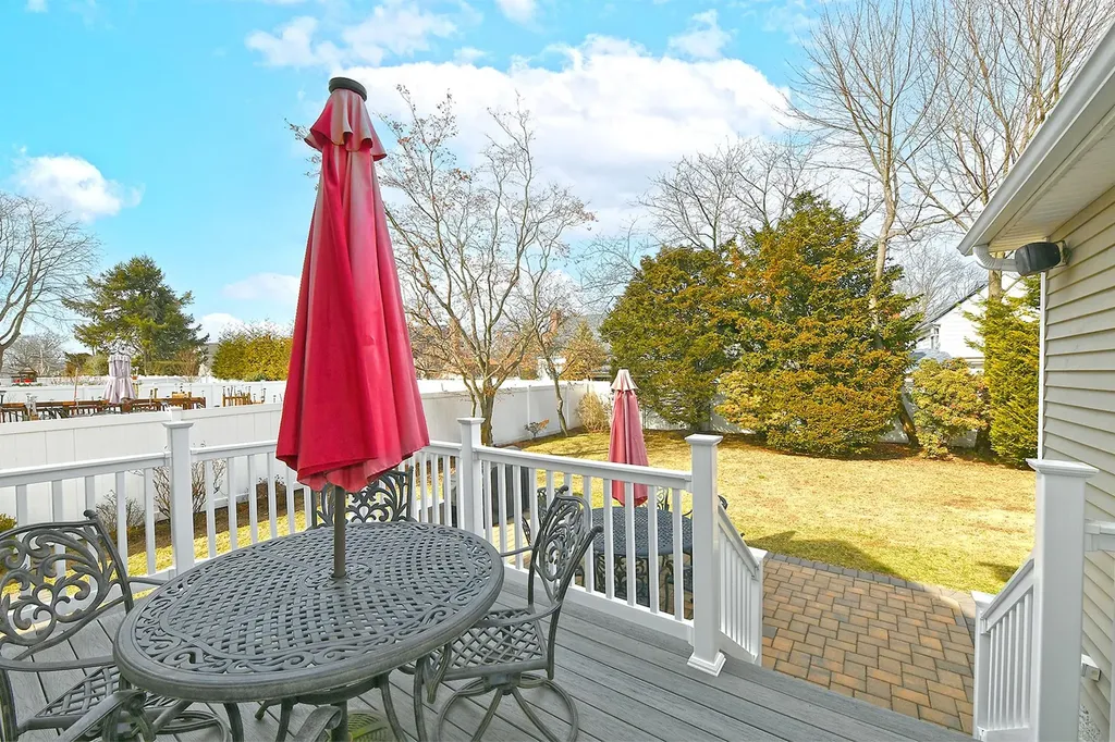 50 Parkview Circle Bethpage NY 11714