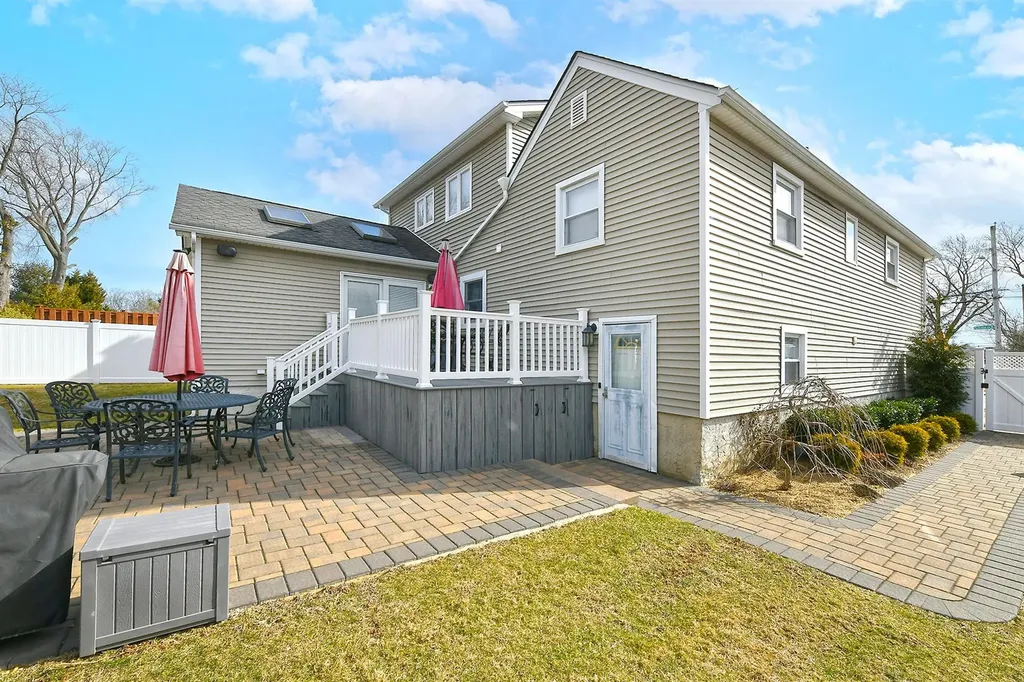 50 Parkview Circle Bethpage NY 11714