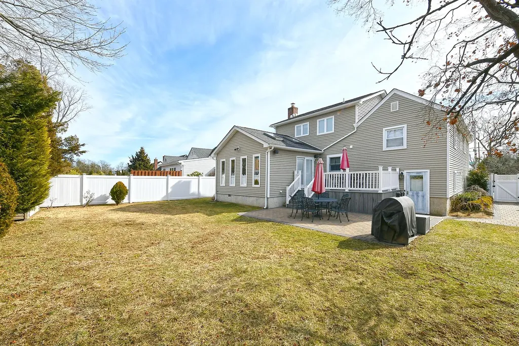 50 Parkview Circle Bethpage NY 11714