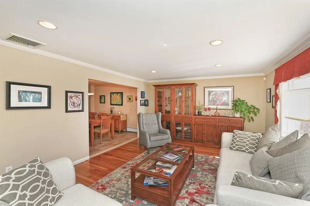 50 Parkview Circle Bethpage NY 11714