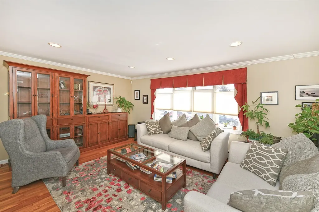 50 Parkview Circle Bethpage NY 11714