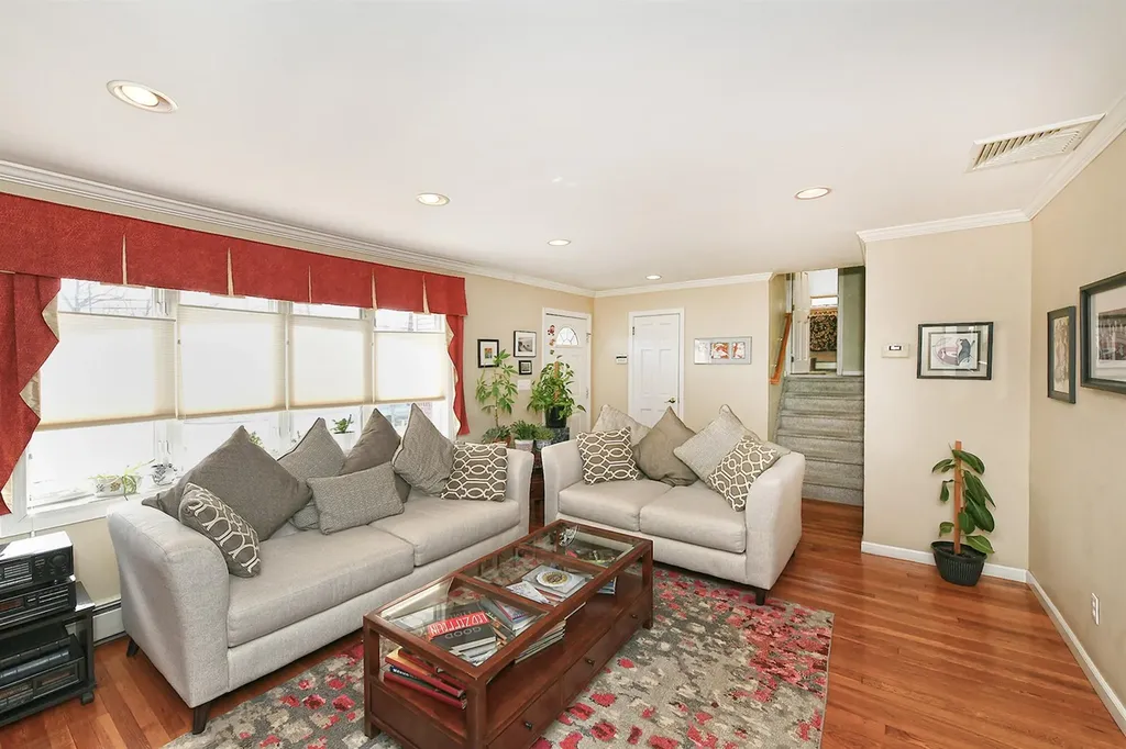 50 Parkview Circle Bethpage NY 11714