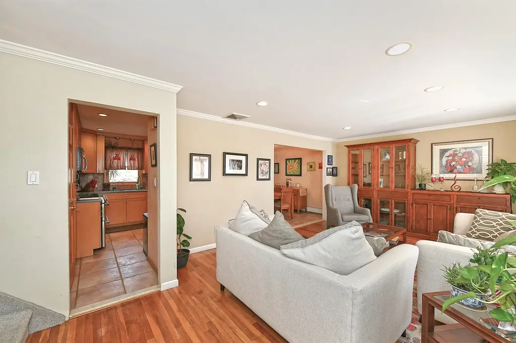 50 Parkview Circle Bethpage NY 11714