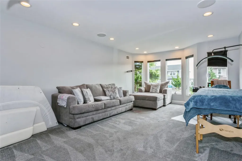 319 Harbor Drive Lido Beach NY 11561